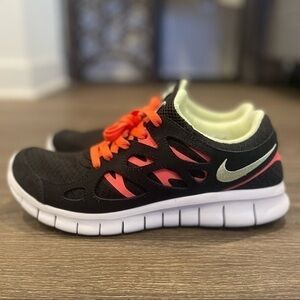 Nike Women’s Free Run 2 sz 7, 7.5,